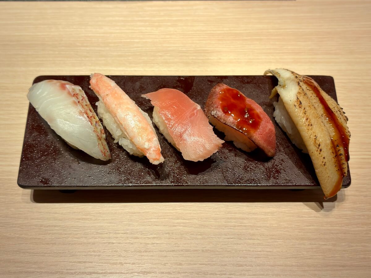 ゆず庵の上寿司。中とろ・黒毛牛握り・特大炙り穴子など